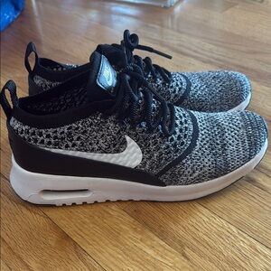 Nike Women’s Air Max Thea Ultra Black and White Knit Sneakers. Size 8